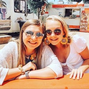 Meet your Posher, Bella